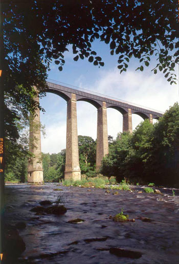 Dyfrbont Pontcysyllte, Wrecsam: heneb o bwysigrwydd rhyngwladol. (h)Cadw, Llywodraeth Cynulliad Cymru (Hawlfraint y Goron)